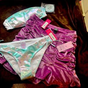Brand new super cute swimsuit comes with straps and a cute skirt to coverup